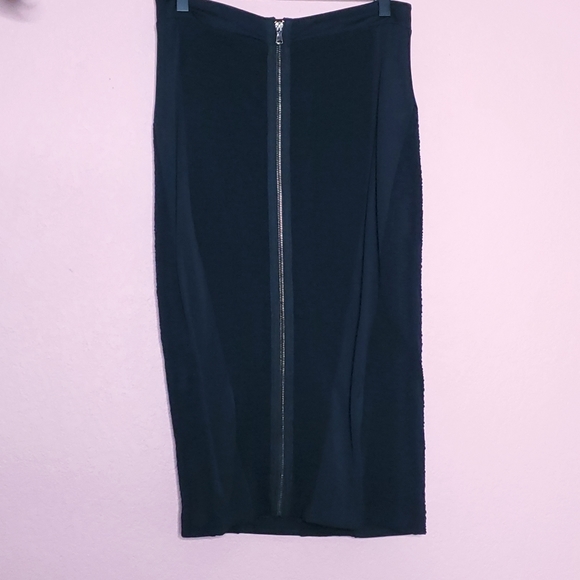 La Pina By David Helwani LaPina Cara Pencil Skirt in Black - Picture 8 of 12